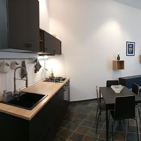 Locazione Breve In Pieno Centro "Blue House" Apartment ปาแลร์โม ภายนอก รูปภาพ