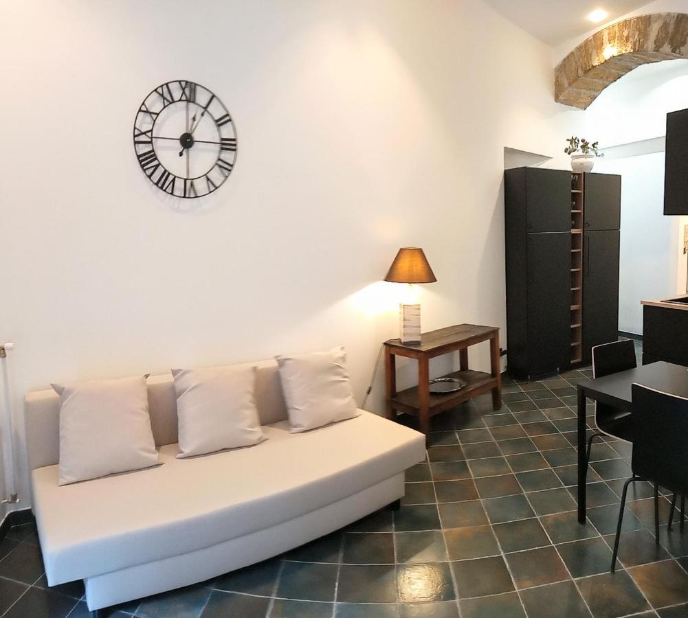 Locazione Breve In Pieno Centro "Blue House" Apartment ปาแลร์โม ภายนอก รูปภาพ