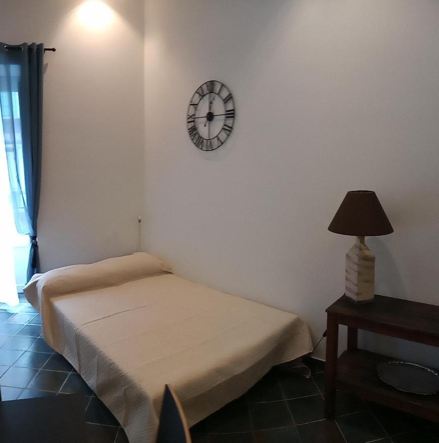 Locazione Breve In Pieno Centro "Blue House" Apartment ปาแลร์โม ภายนอก รูปภาพ