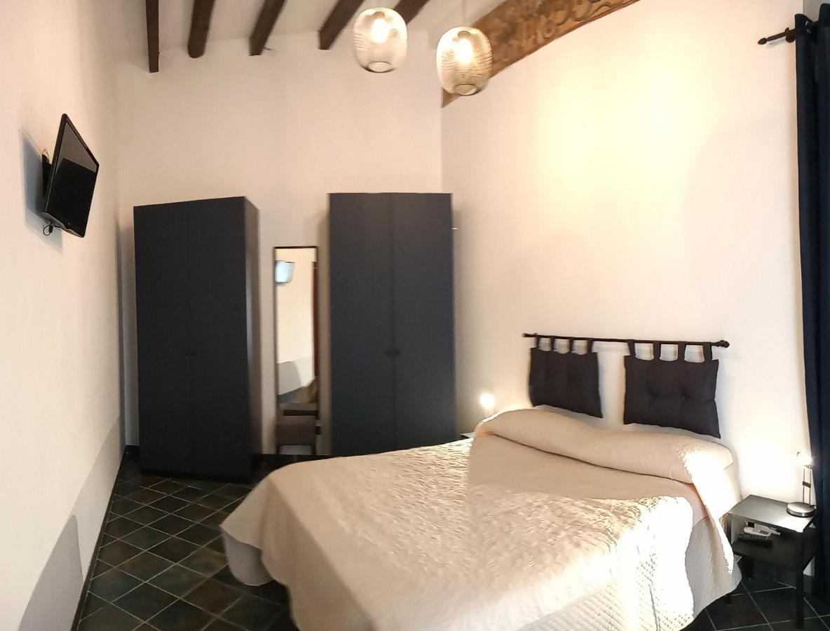 Locazione Breve In Pieno Centro "Blue House" Apartment ปาแลร์โม ภายนอก รูปภาพ