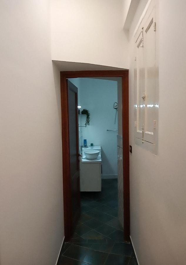 Locazione Breve In Pieno Centro "Blue House" Apartment ปาแลร์โม ภายนอก รูปภาพ