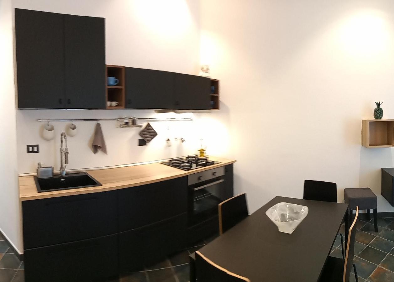 Locazione Breve In Pieno Centro "Blue House" Apartment ปาแลร์โม ภายนอก รูปภาพ